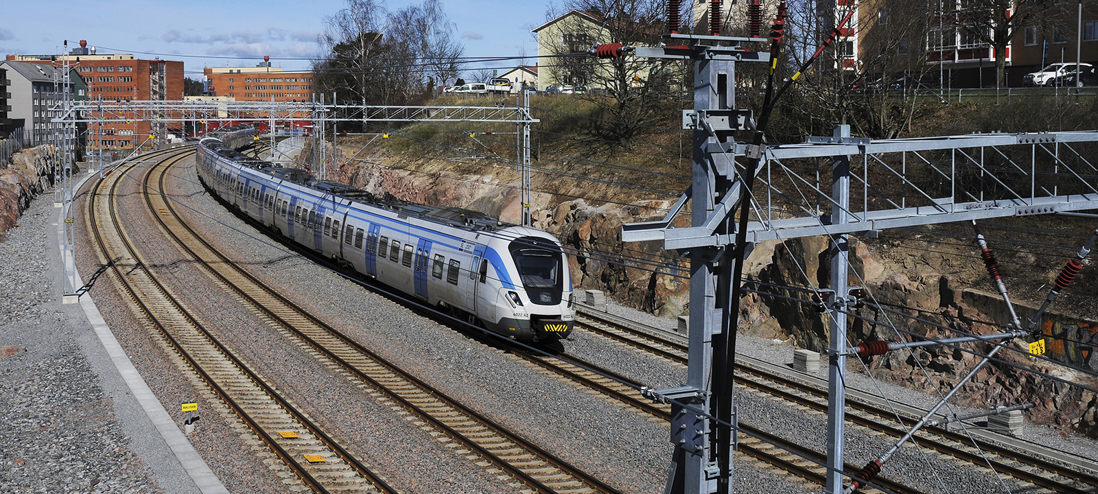 Pendeltåg2514_362_low_1600x720